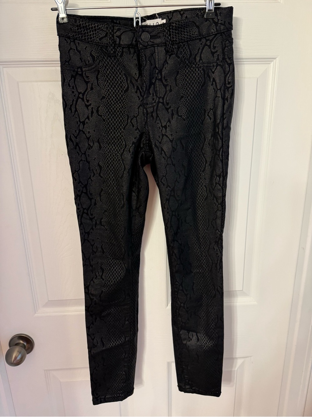 Women’s Black Snake-Print Skinny Pants by CELLO size 27